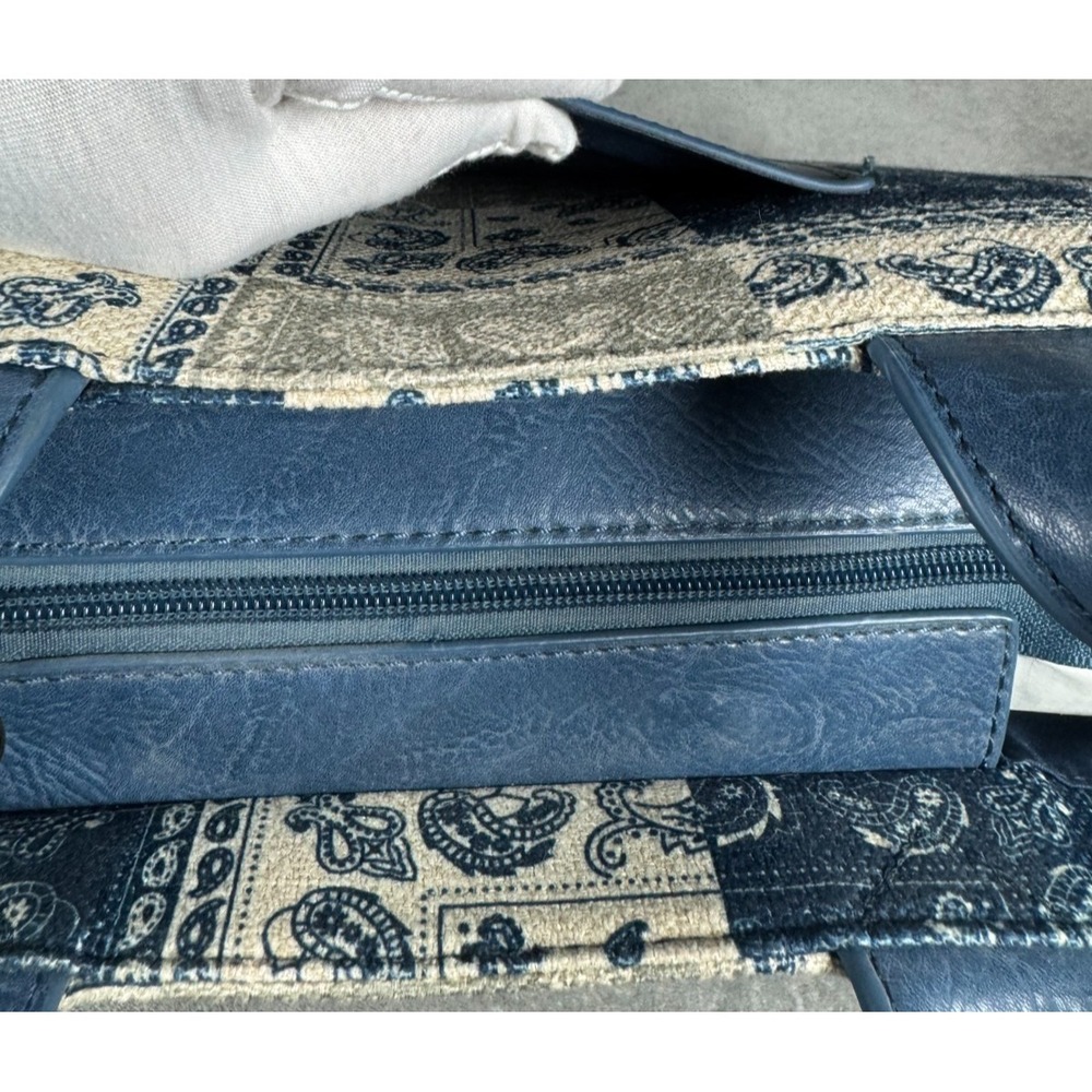 Montana West Bandana Paisley Concealed Carry Tote Bag Blue Cream No Strap - Picture 11 of 16